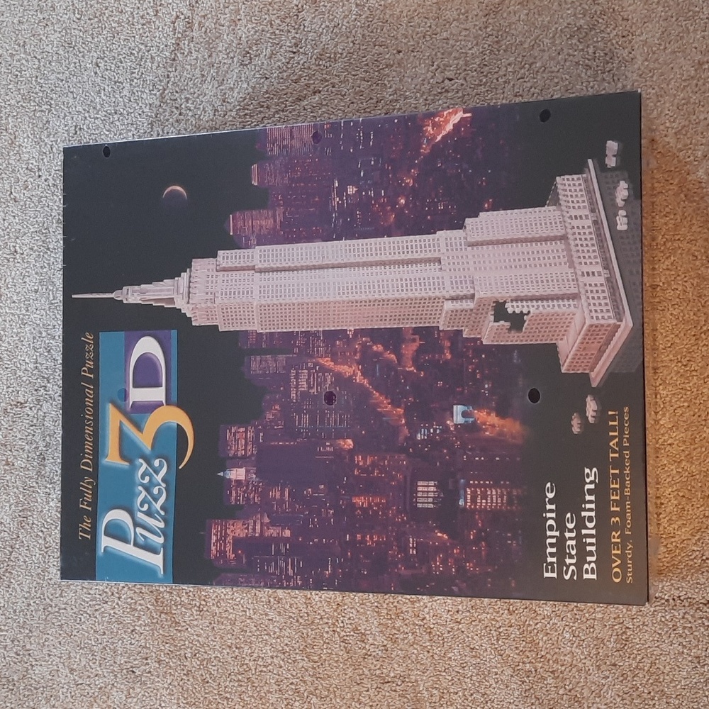 NWT.  SEALED.  Puzz3D.  Empire State Building Puzzle